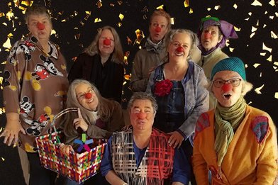 8 Frauen mit Clownsnase - Copyright: Ev. Frauenwerk