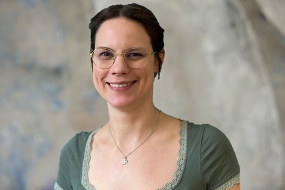 Saskia Lohff lächelnd - Copyright: Evangelisches Frauenwerk